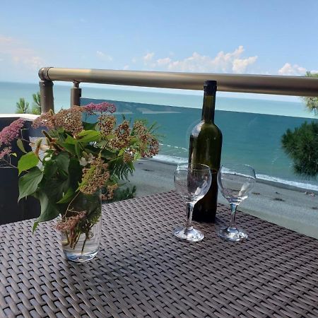 Midia Guest House Кобулети Екстериор снимка