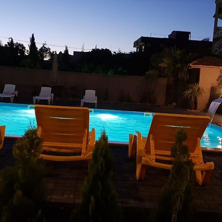 Midia Guest House Кобулети Екстериор снимка