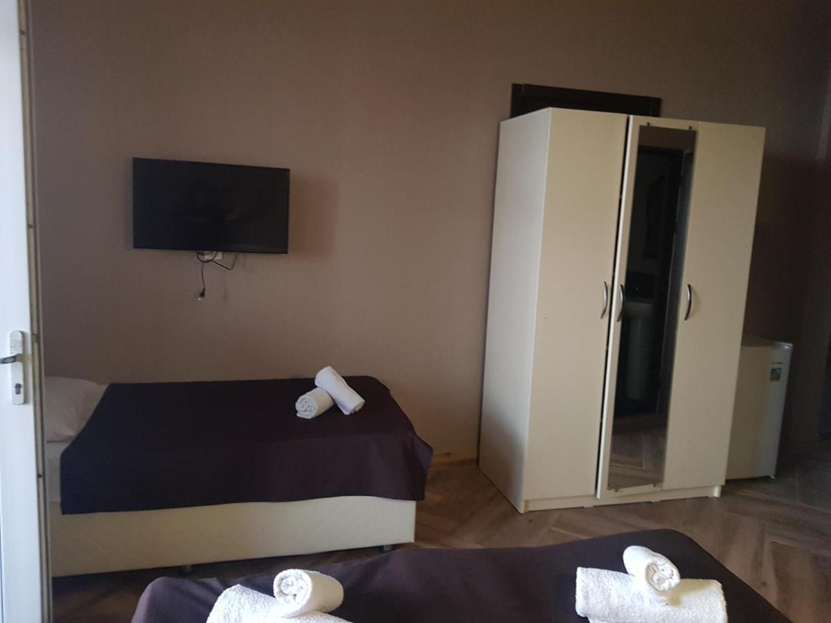 Midia Guest House Кобулети Екстериор снимка