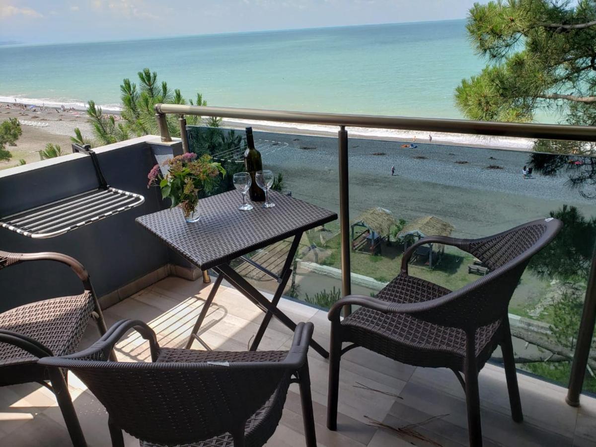 Midia Guest House Кобулети Екстериор снимка