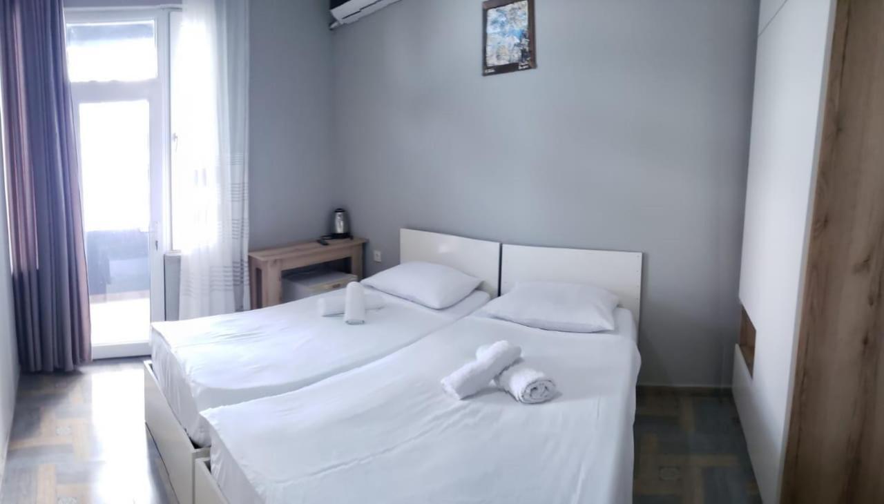 Midia Guest House Кобулети Екстериор снимка