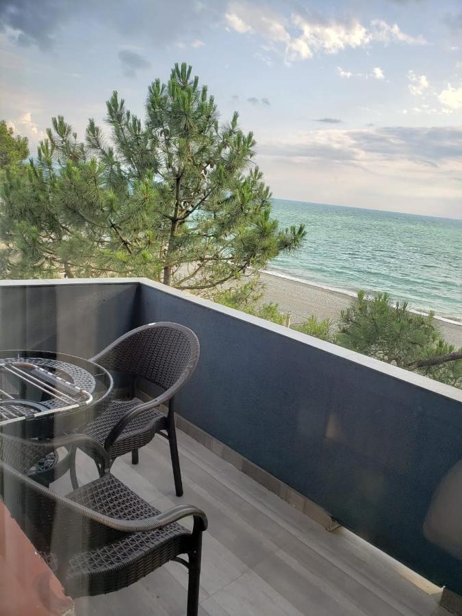 Midia Guest House Кобулети Екстериор снимка