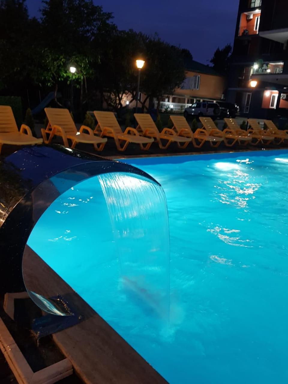 Midia Guest House Кобулети Екстериор снимка
